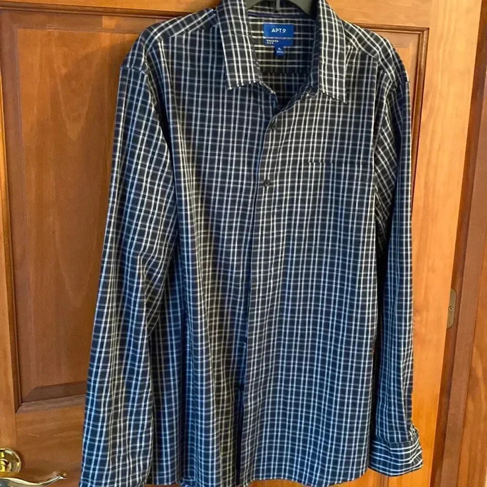 Apt 9 premier flex dress shirt.